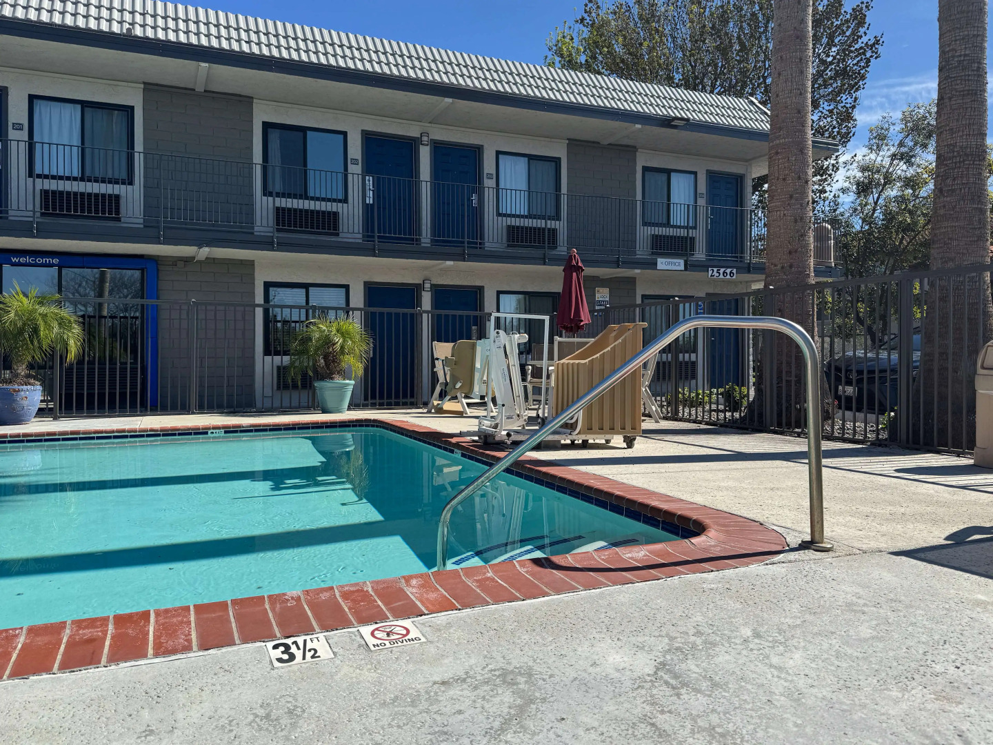 Motel 6 Simi Valley, CA