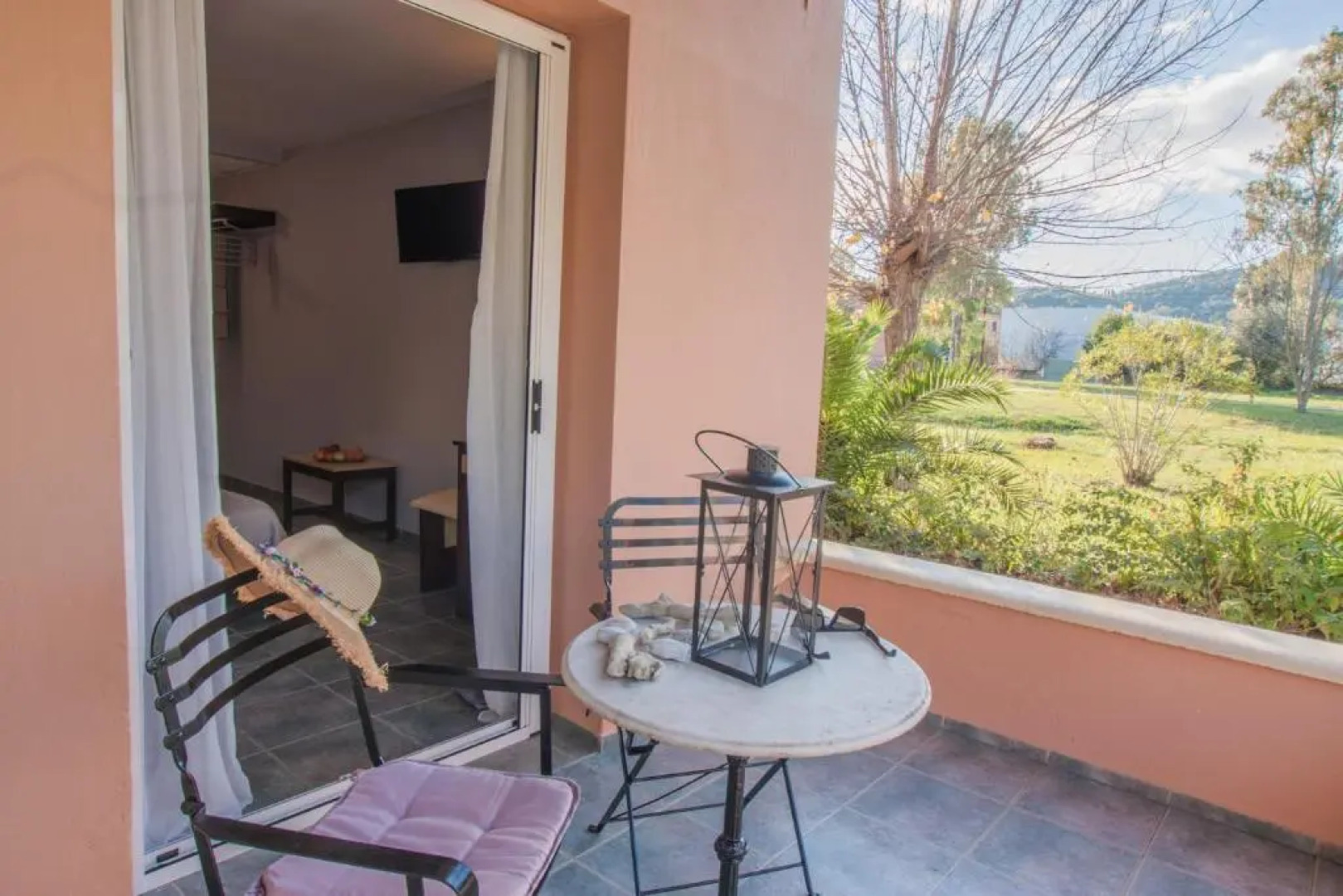 Tellis Holiday Rooms