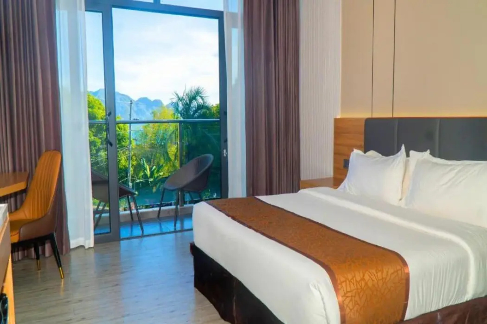 Vienna Hotel (Newly Renovated 2025)