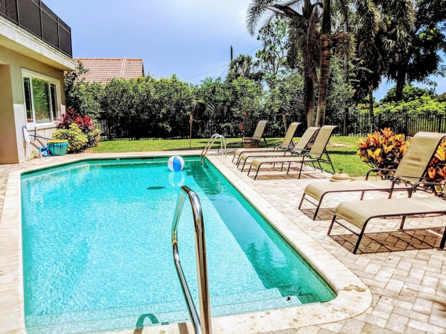 Palm River Estate - Five Bedroom Home