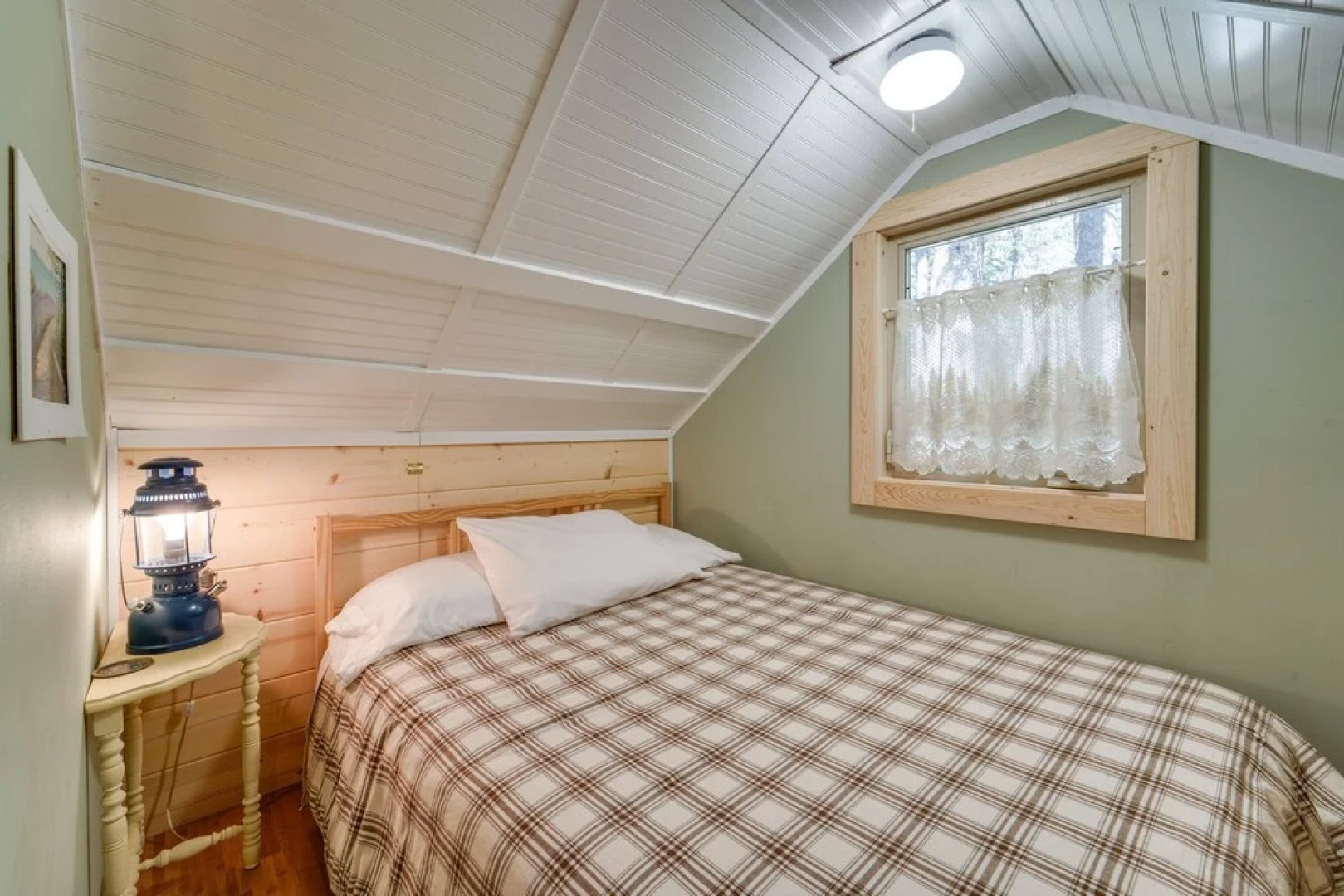 Mountain Cabin With Deck < 1 Mile to Ski Resort!