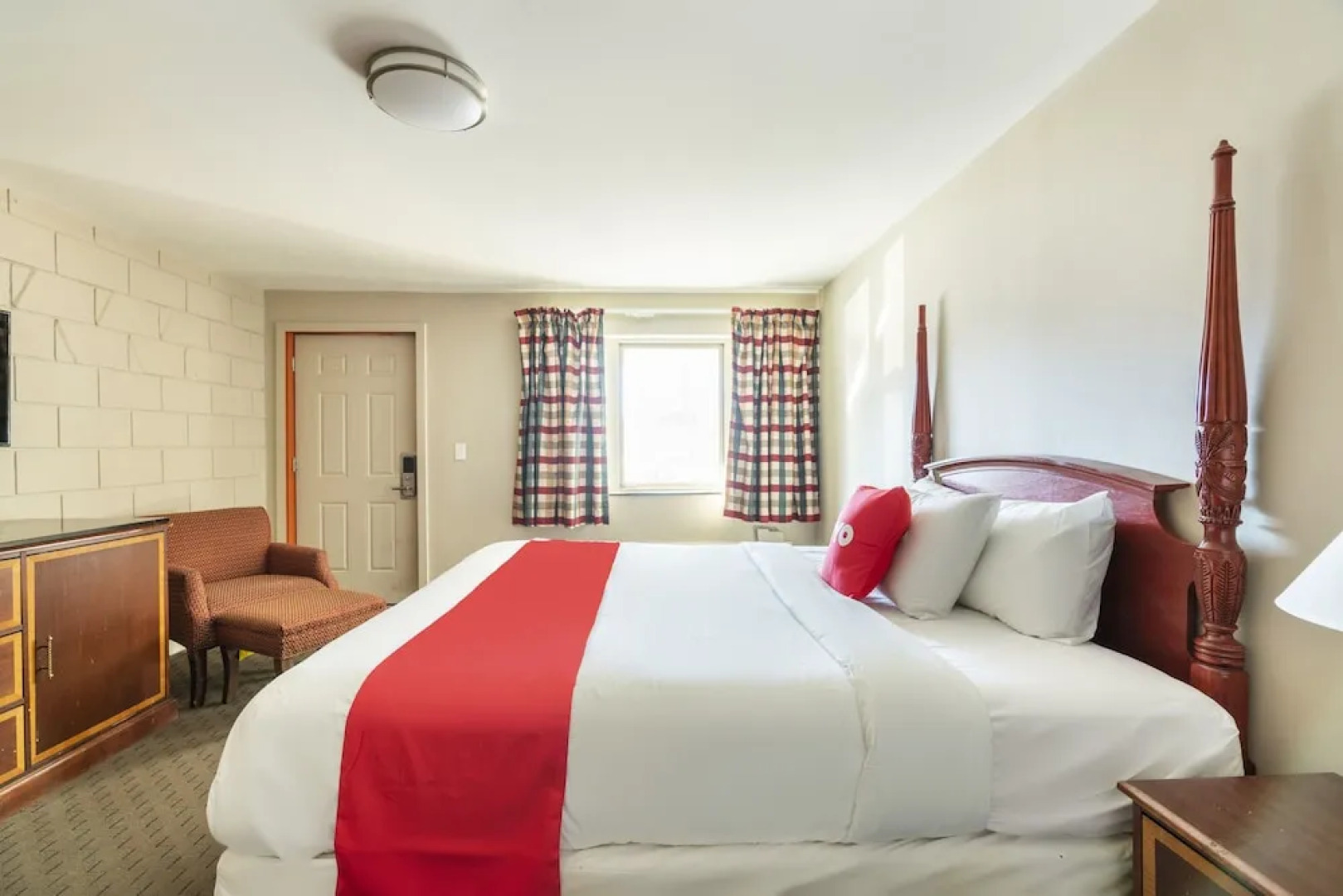 OYO Hotel Malden MA Broadway