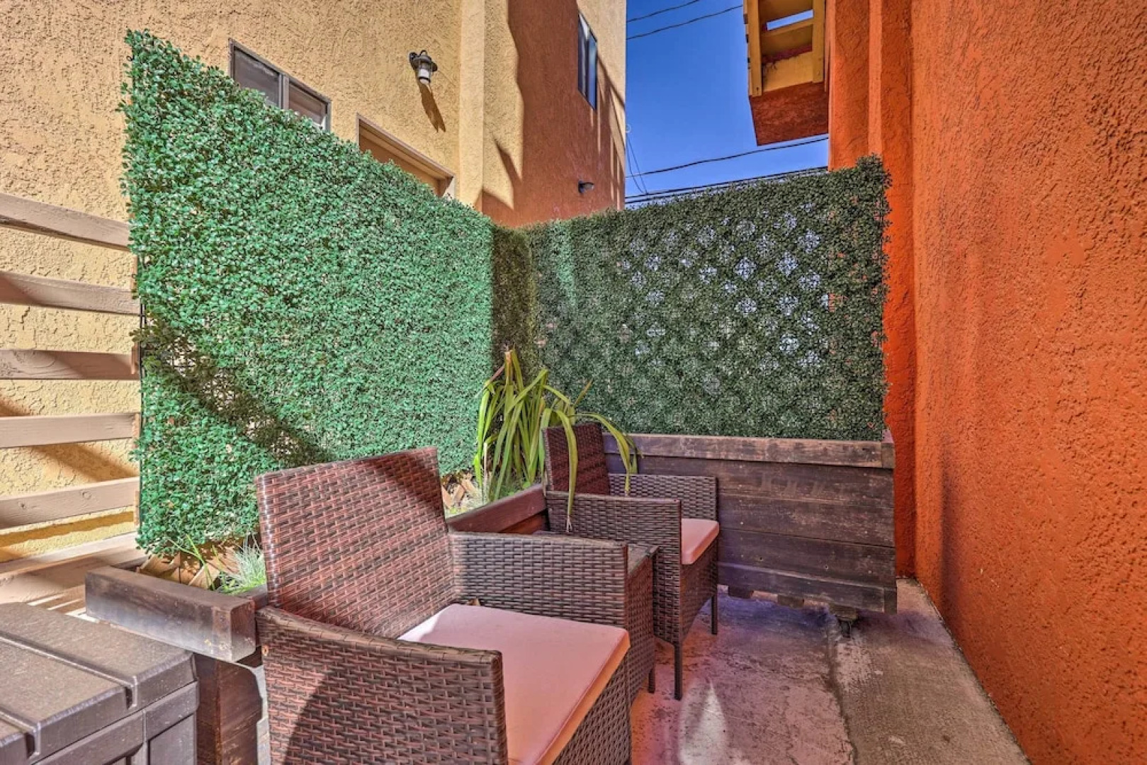 Oxnard Apartment < 1/2 Mi to Beaches!