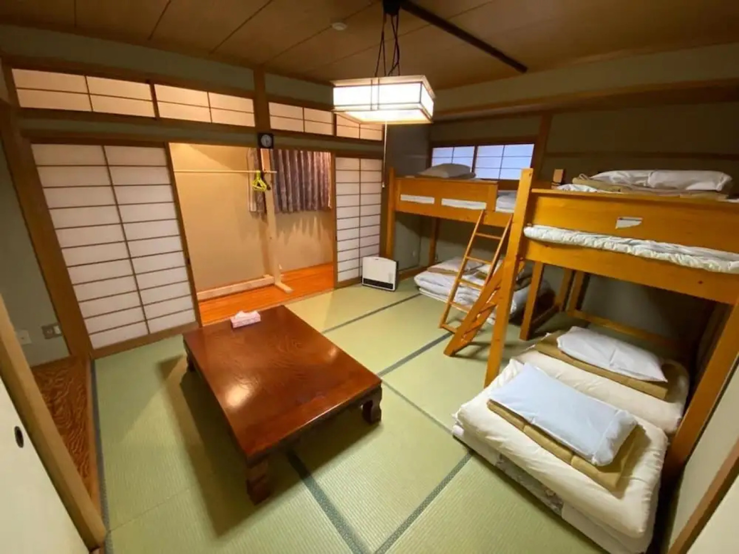 Guest House Nishiborakan - Hostel