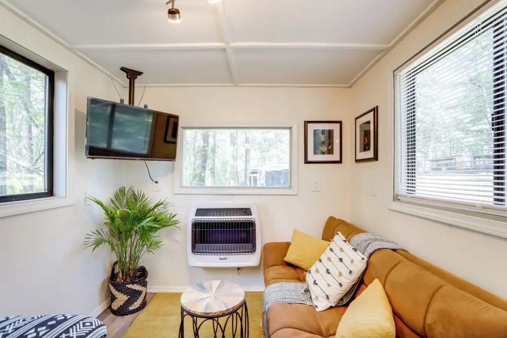 Hike On-site: Georgia Tiny Home on Farm Retreat