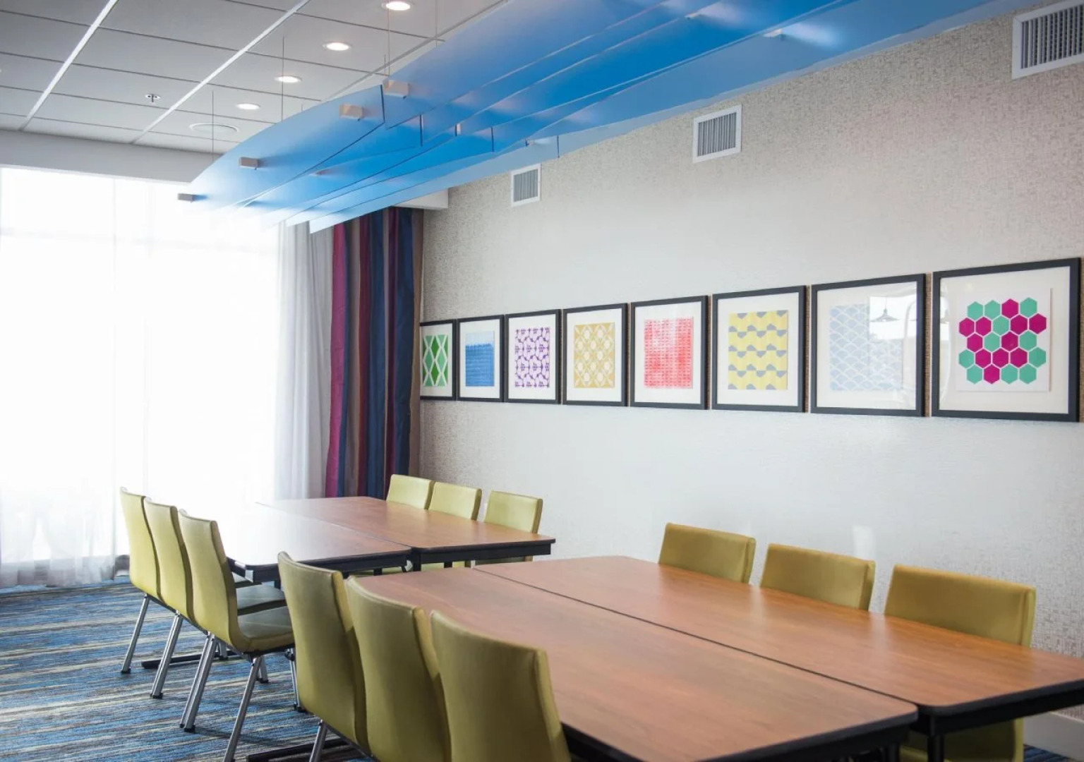 Holiday Inn Express & Suites Rock Falls by IHG