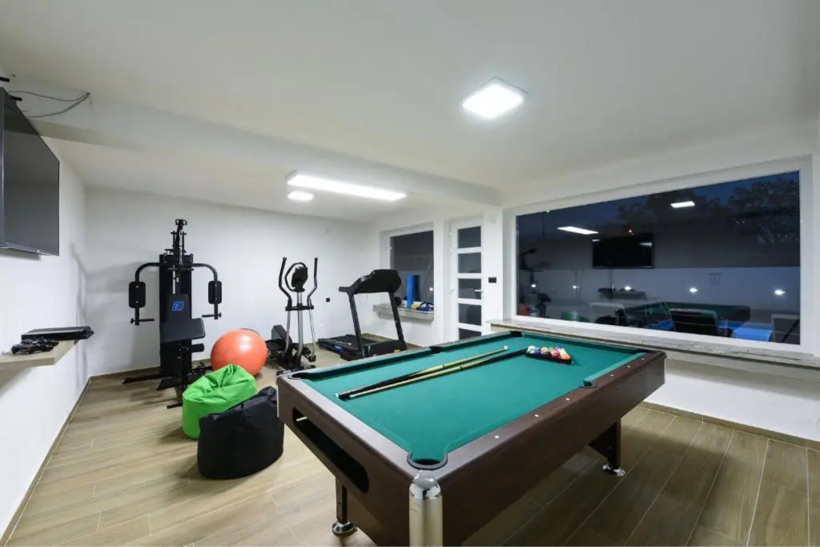 Villa Mare - with HEATED POOL