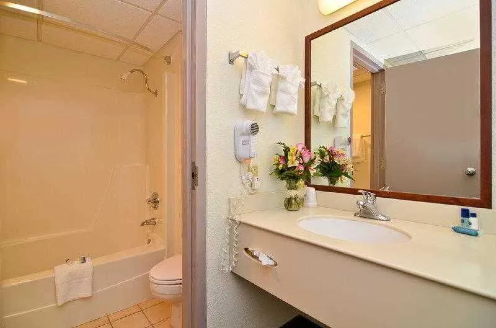 Best Western Cooper's Mill Hotel