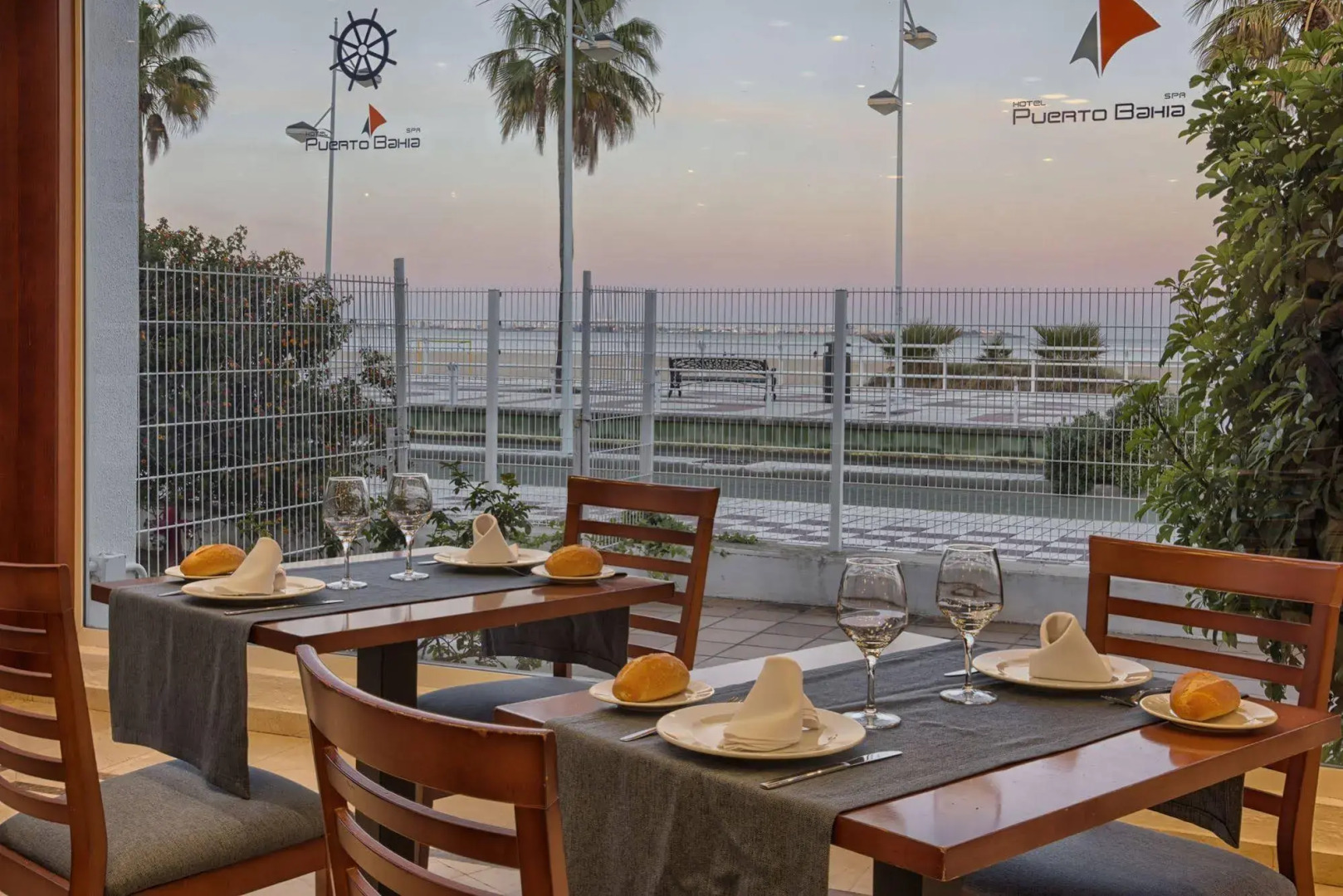 Hotel Puertobahia & Spa