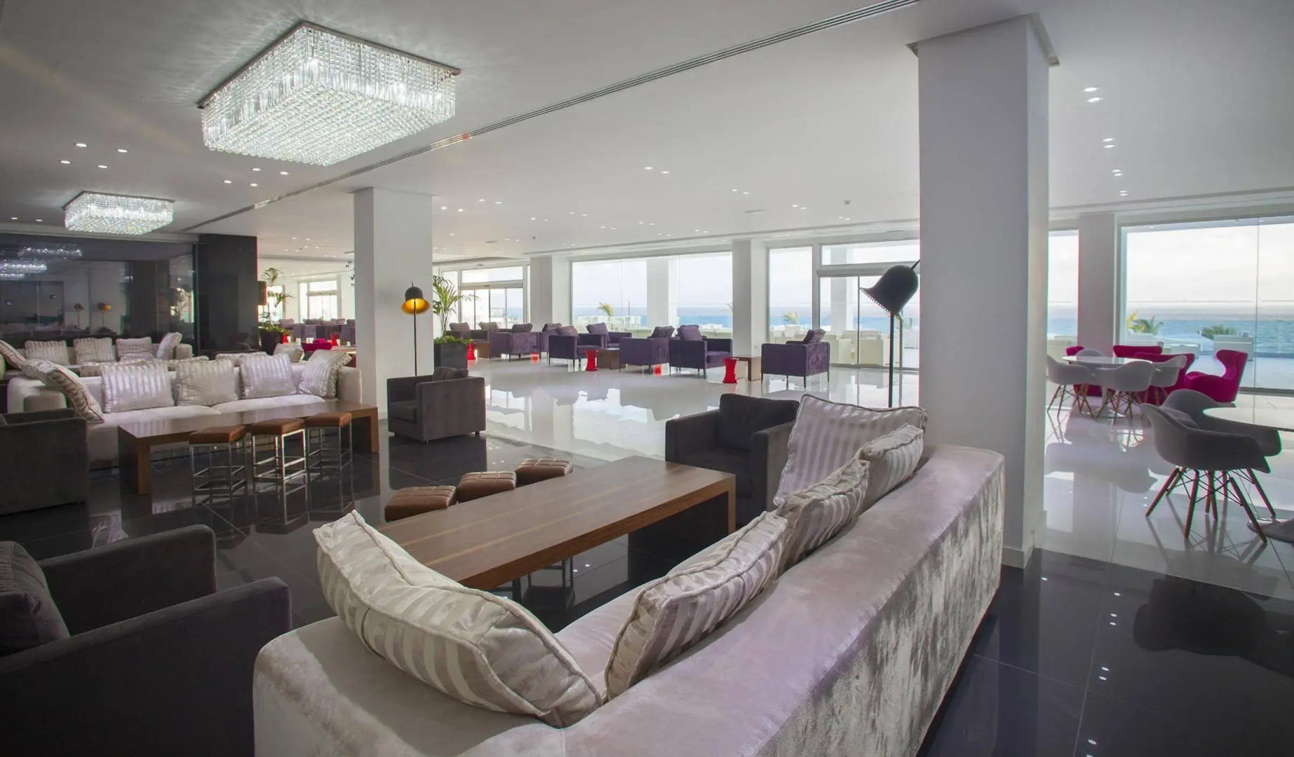 King Evelthon Beach Hotel & Resort