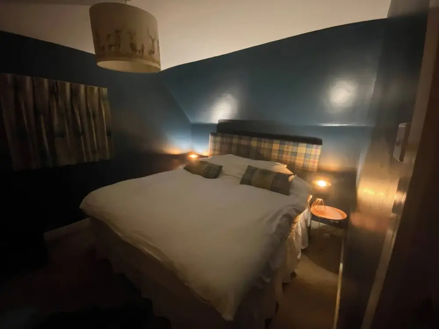 Room in Guest Room - Calm For 3, Handy for Airport, Train Free Parking