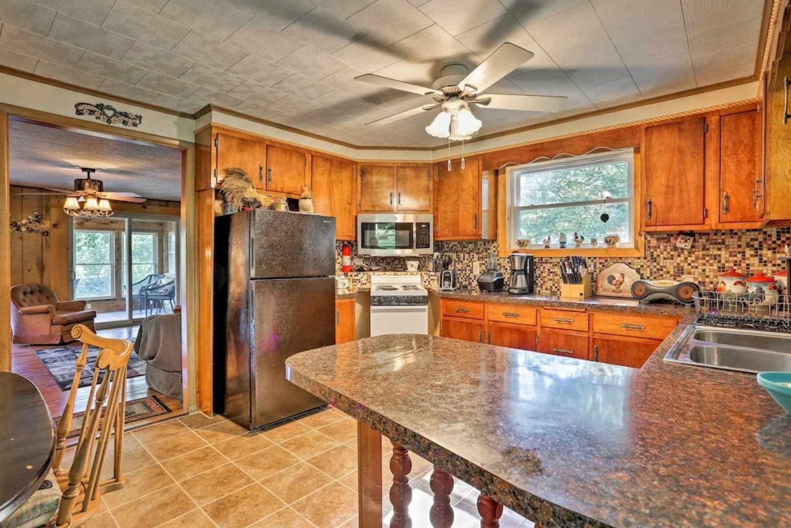 Beach Lake Cabin on Delaware River w/ Sunroom!
