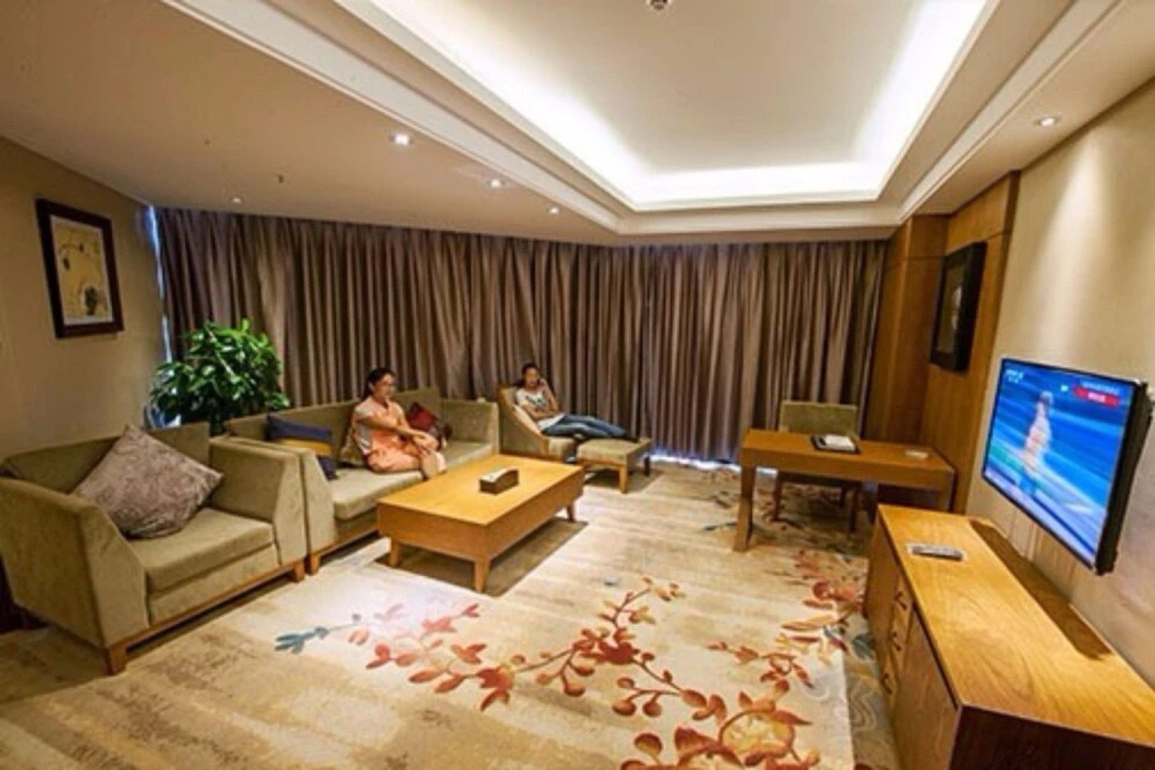 Chinese Yew Lake Hotel