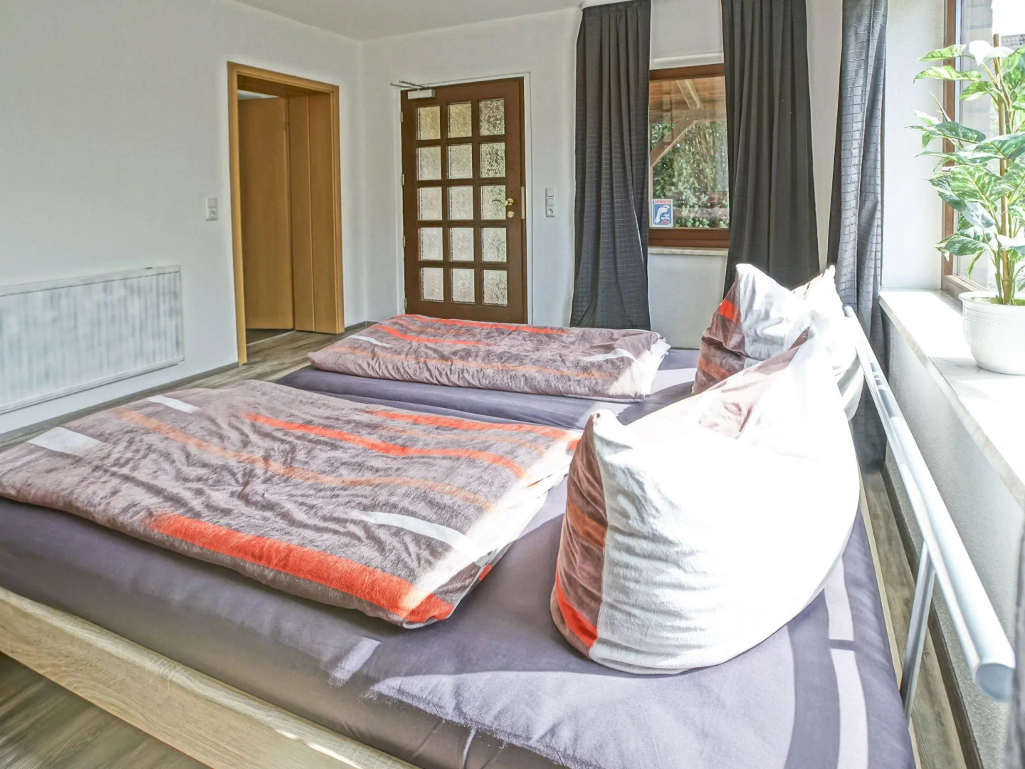 Apartment Near Lagoon and Lake Views