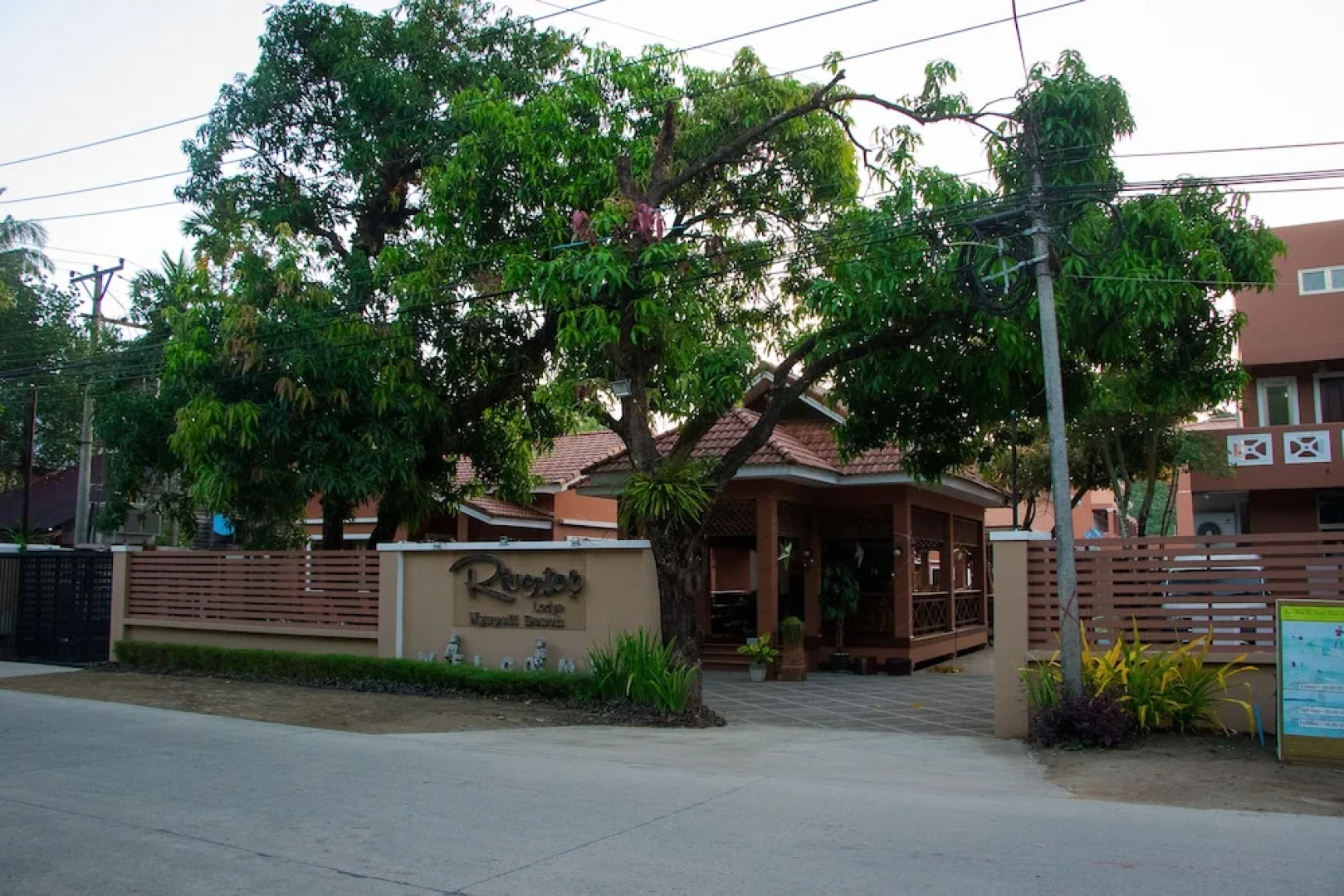 Rivertop Lodge