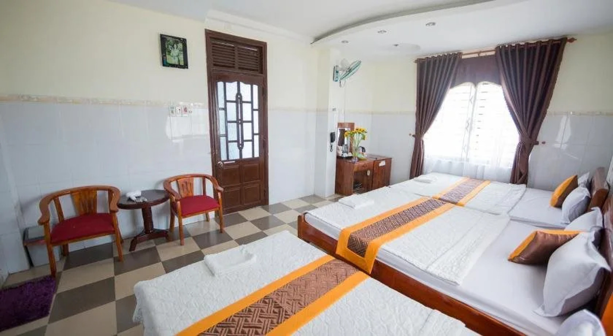 Ngoc Huong Hotel