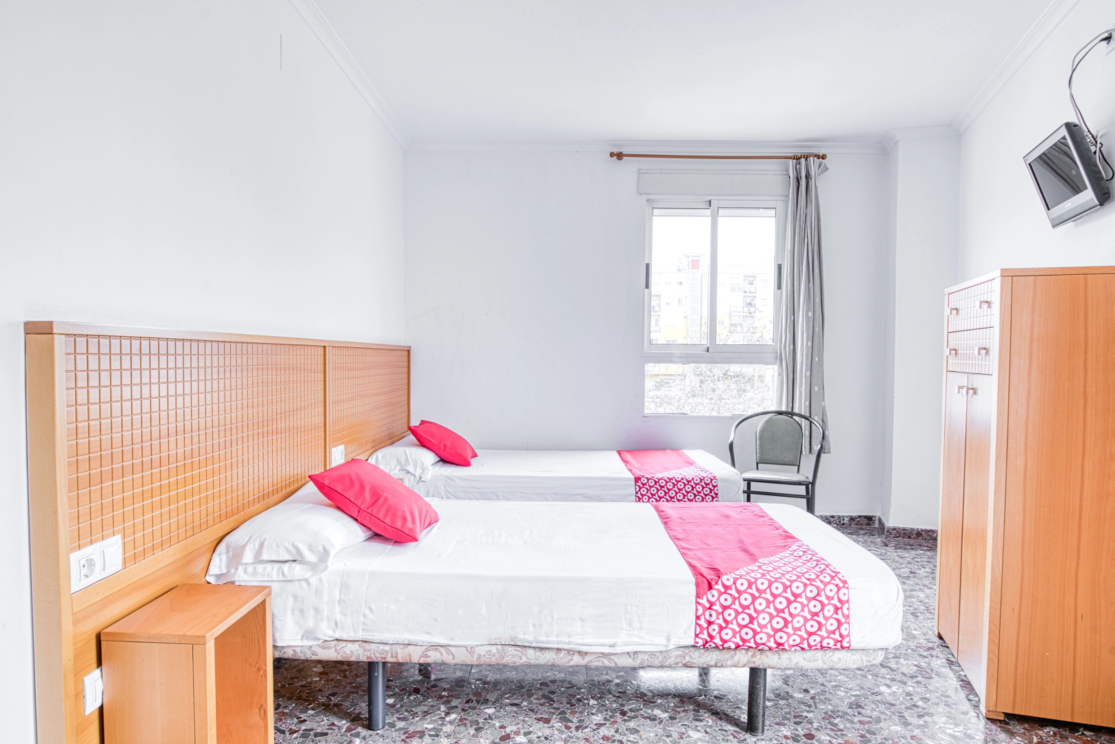 OYO Hostal Nova Picanya