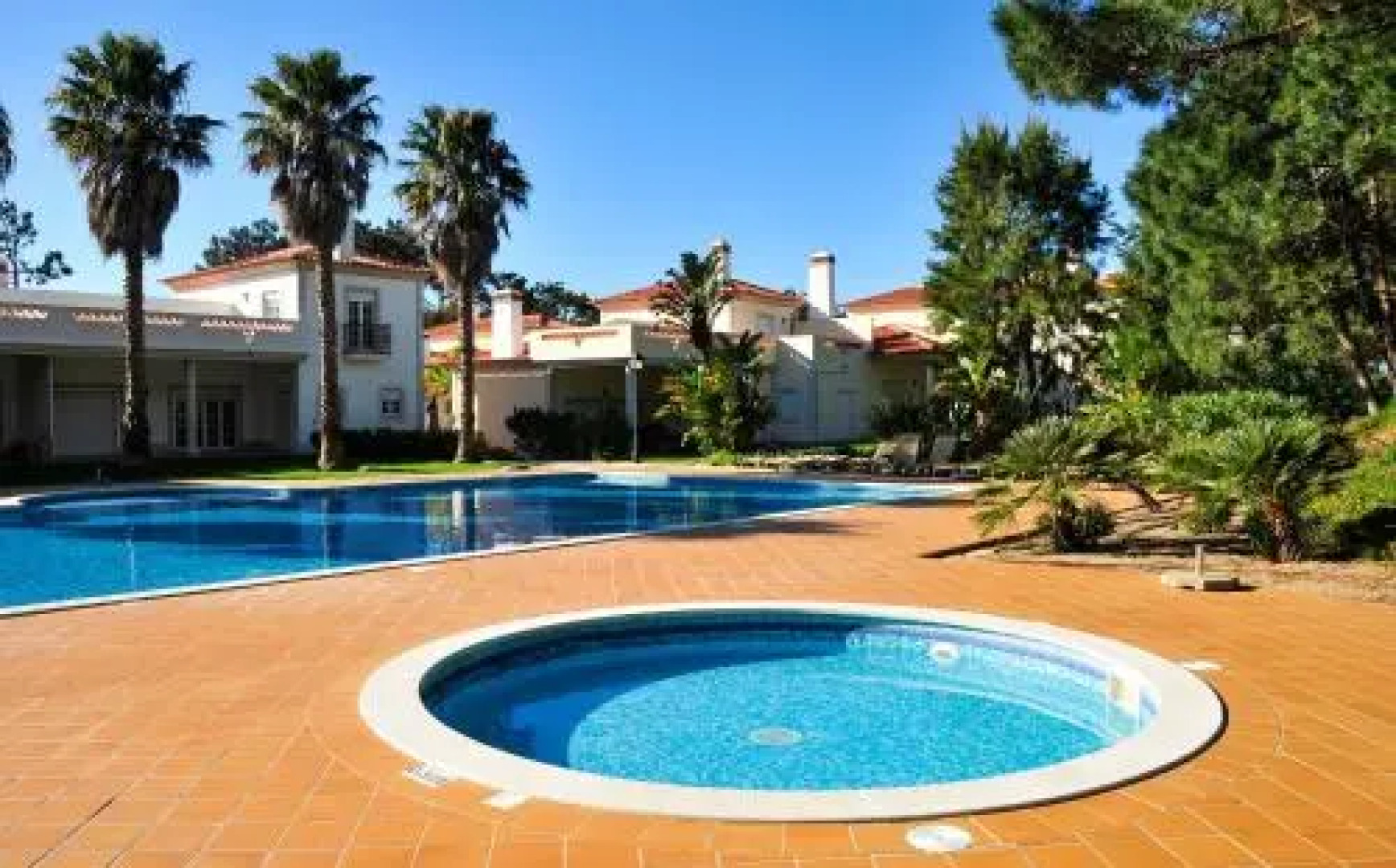 Townhouse Beach Pool Silver Coast C1