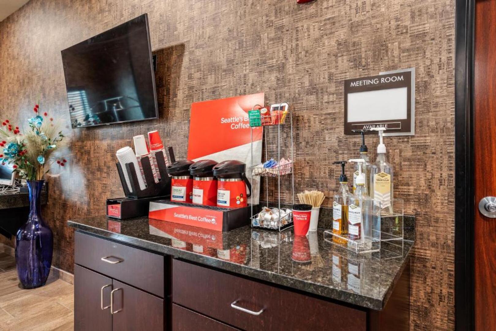 Cobblestone Hotel & Suites-Little Chute