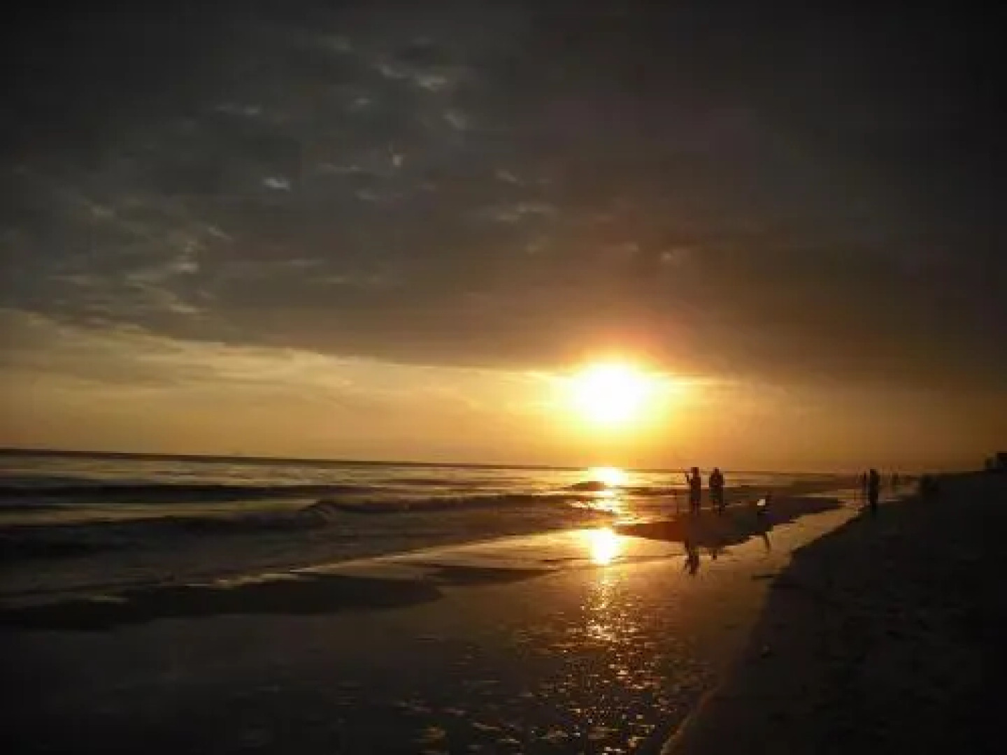 14 Zircon Street Centrally Located Family Home With Covered Deck Close To Patrolled Beach & Shops