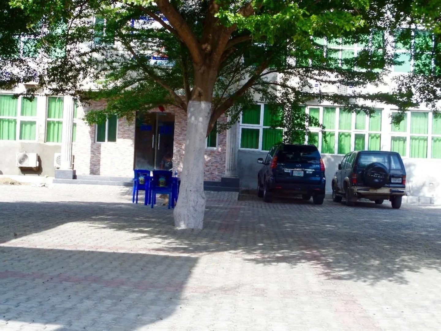 KDT Hotels And Suites