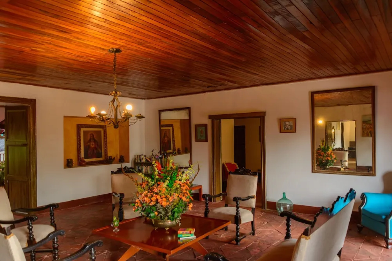 Hosteria Colonial La Cueva de Leo