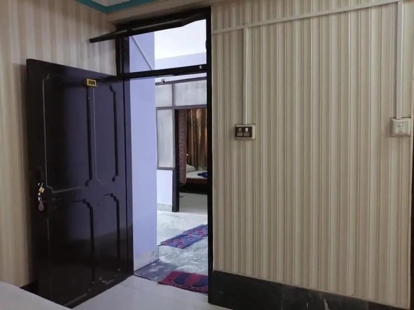 Saif Hotel And Restaurant