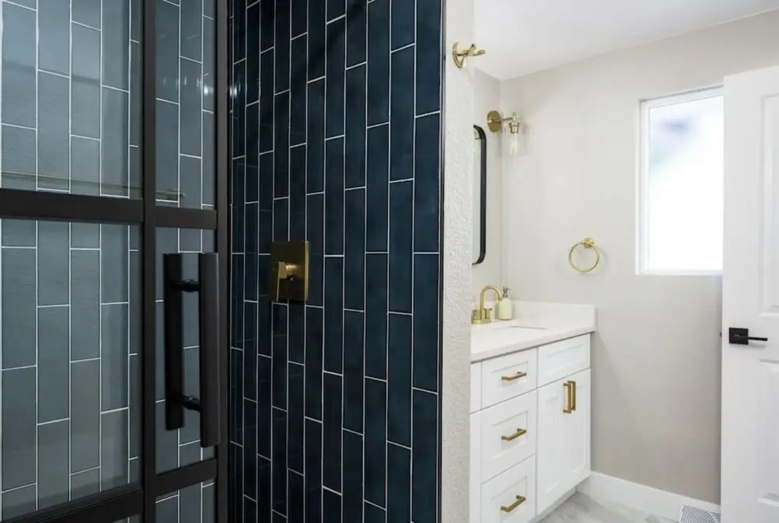 Gorgeous- 4 King Beds Near Den w Large Game Room