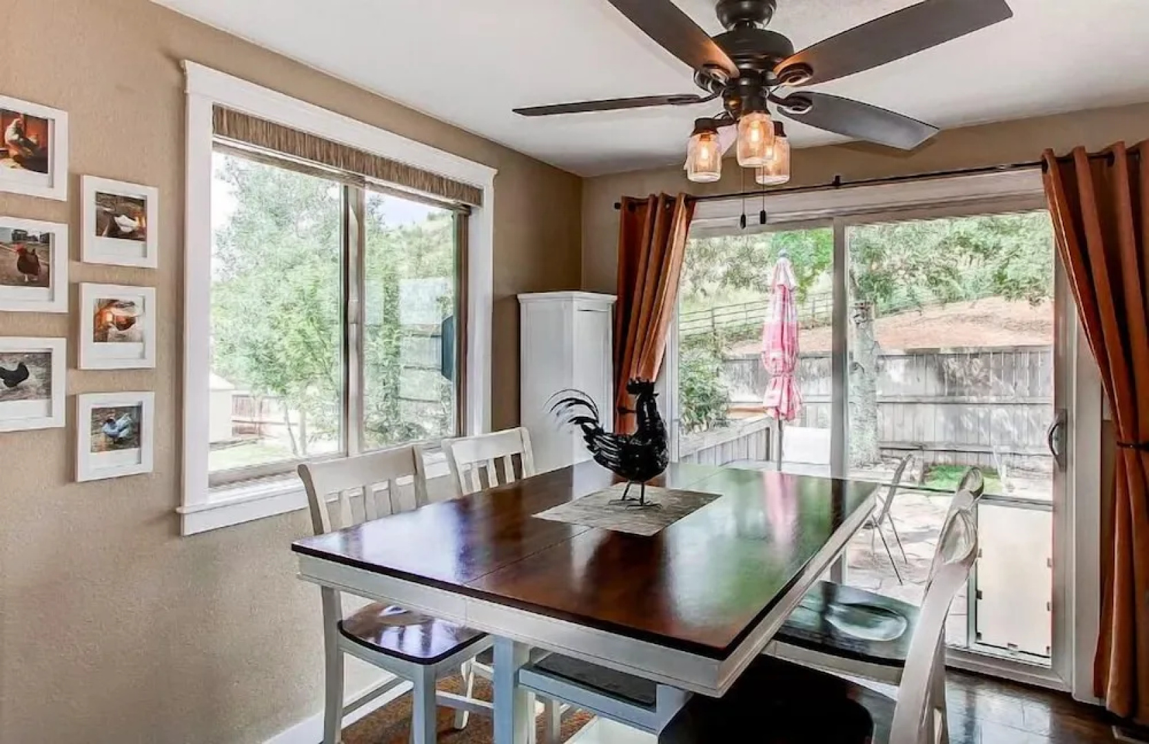 Hidden Valley Retreat. Foothill views. Large Yard!