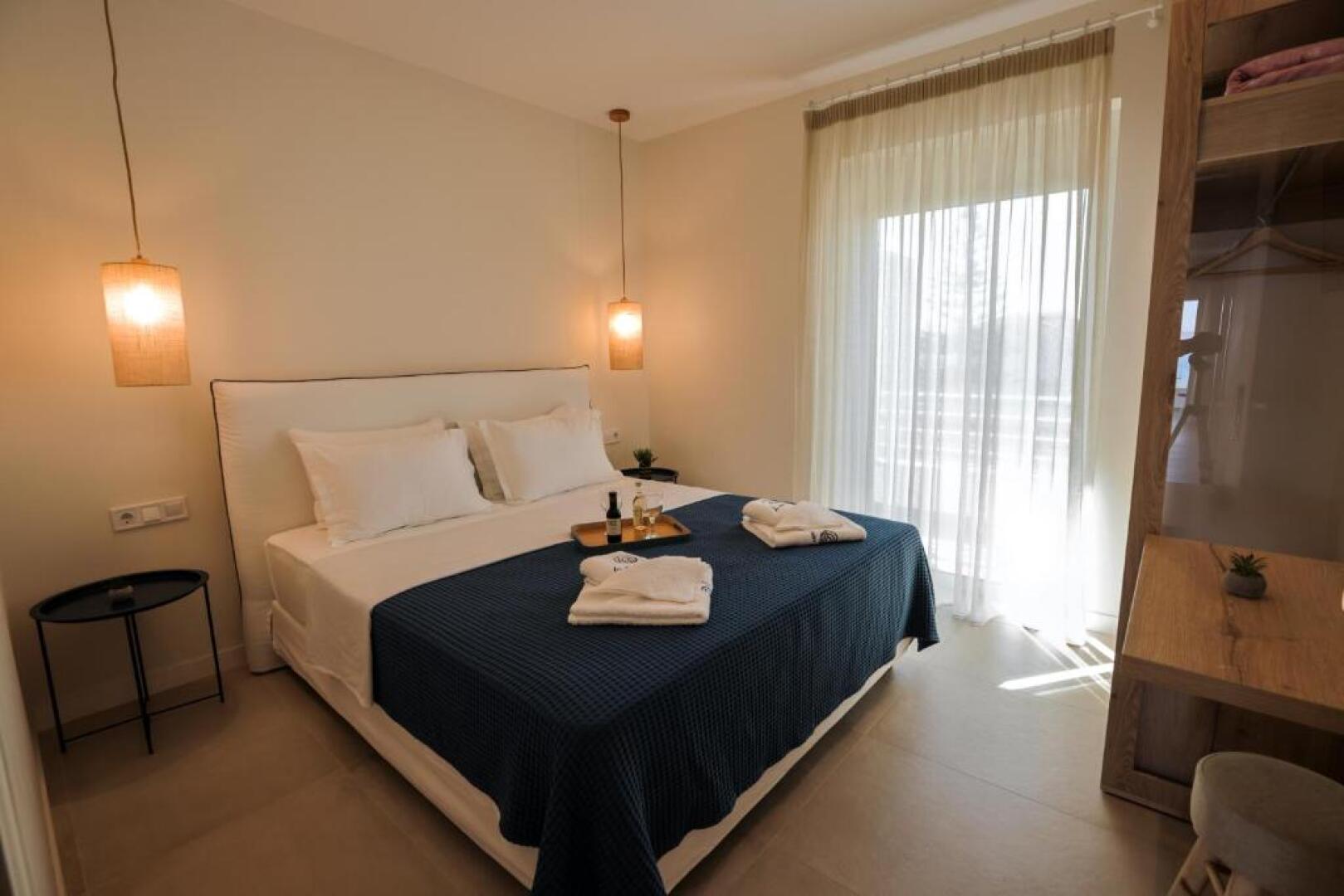 La Mer Bleue Beachfront Boutique Apartments