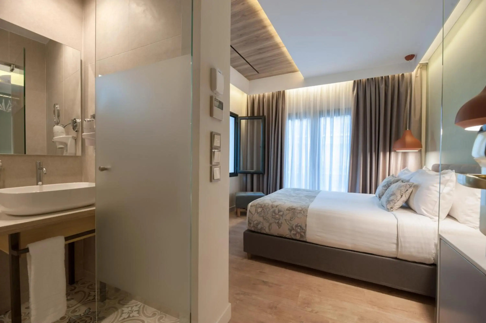 Seasabelle Hotel near Athens Airport