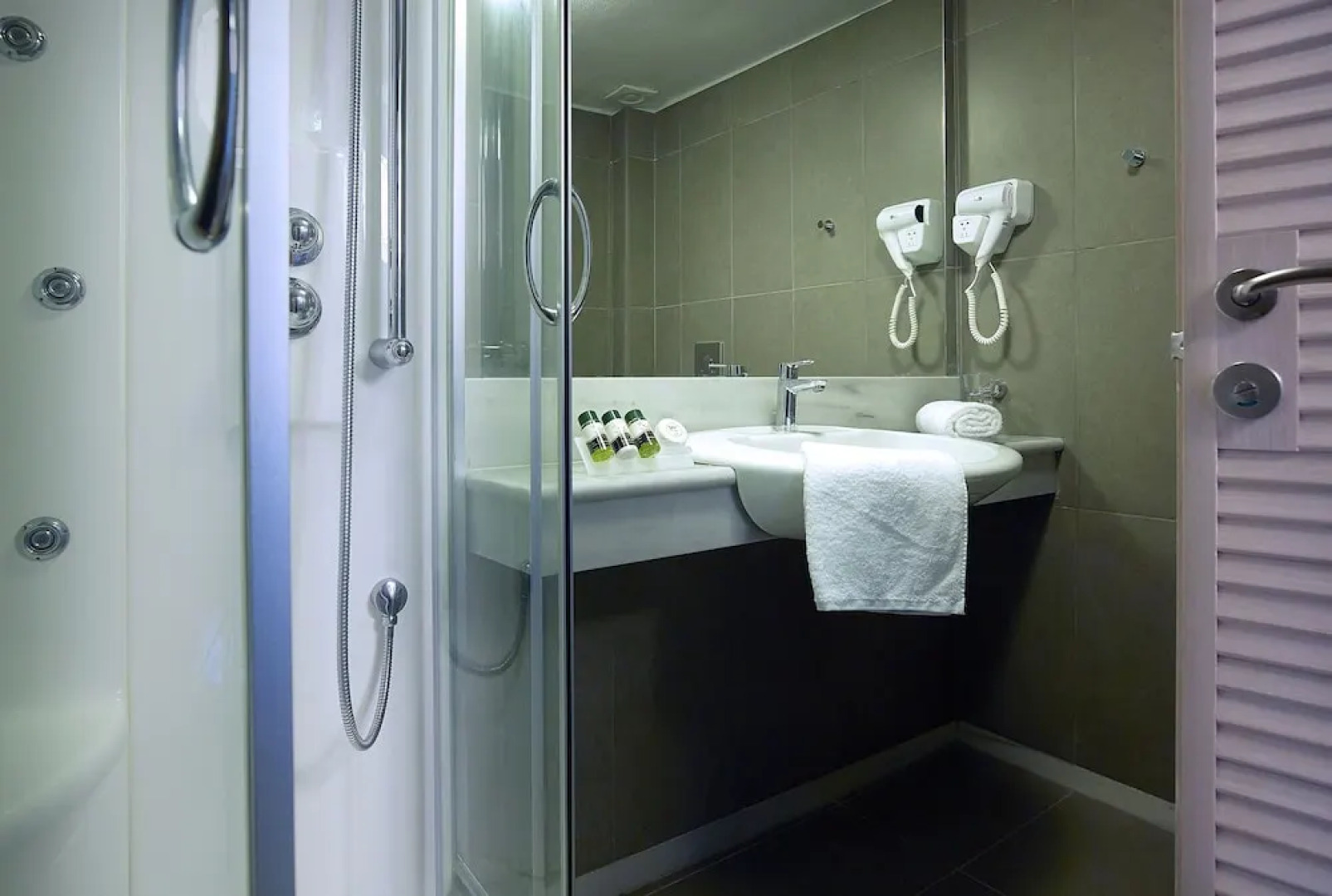 Kakkos Bay Hotel & Bungalows