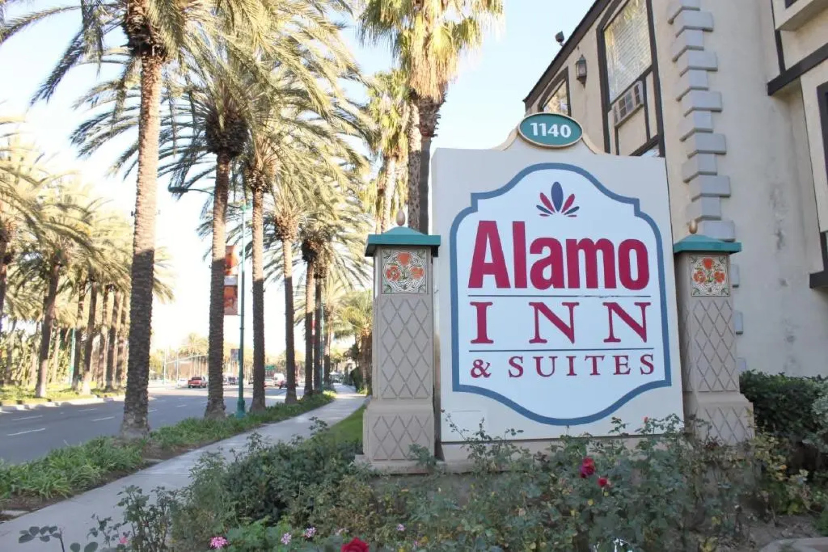 Alamo Inn & Suites