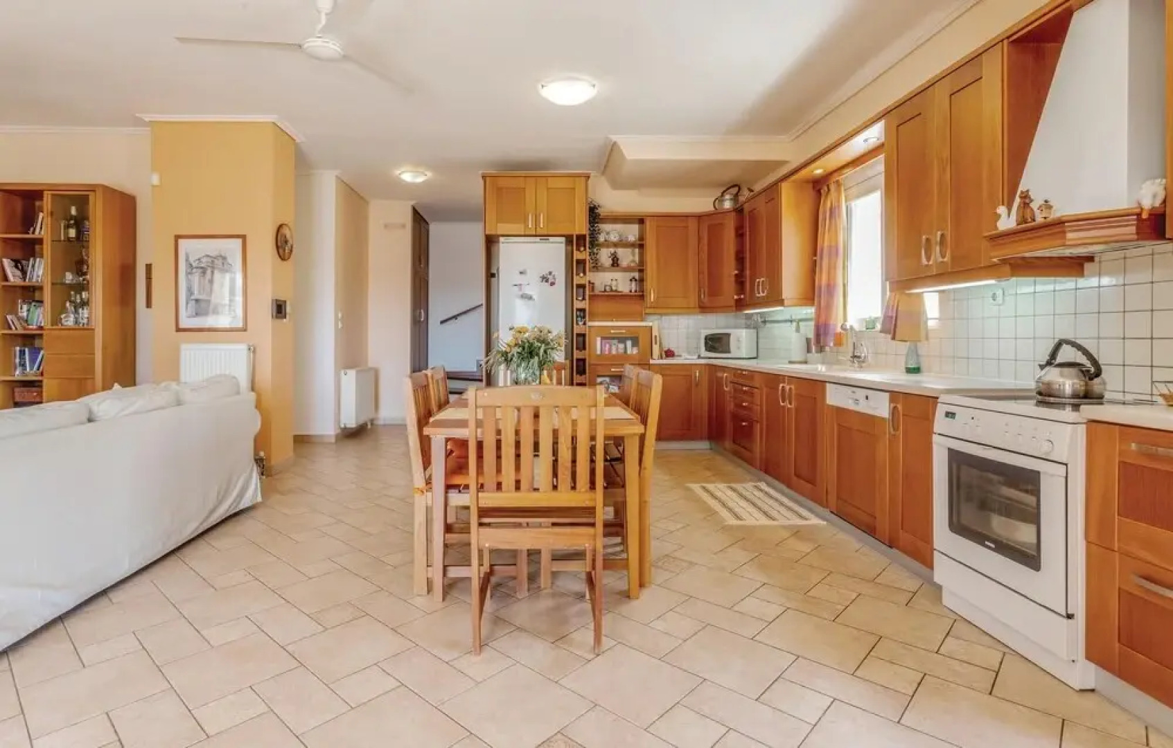 Awesome Home in Kaki Thalassa-keratea With 4 Bedrooms and Wifi