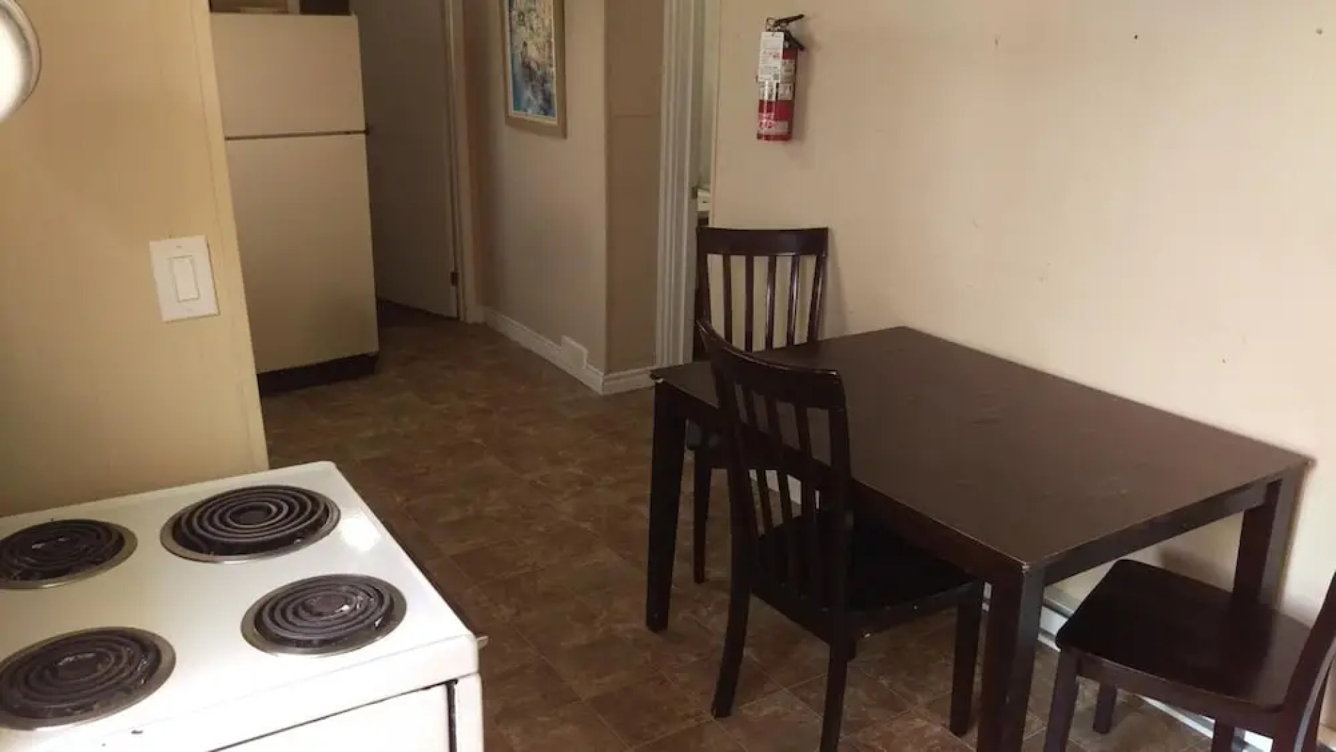 Bay Lake Inn (Frontiersman Motel)