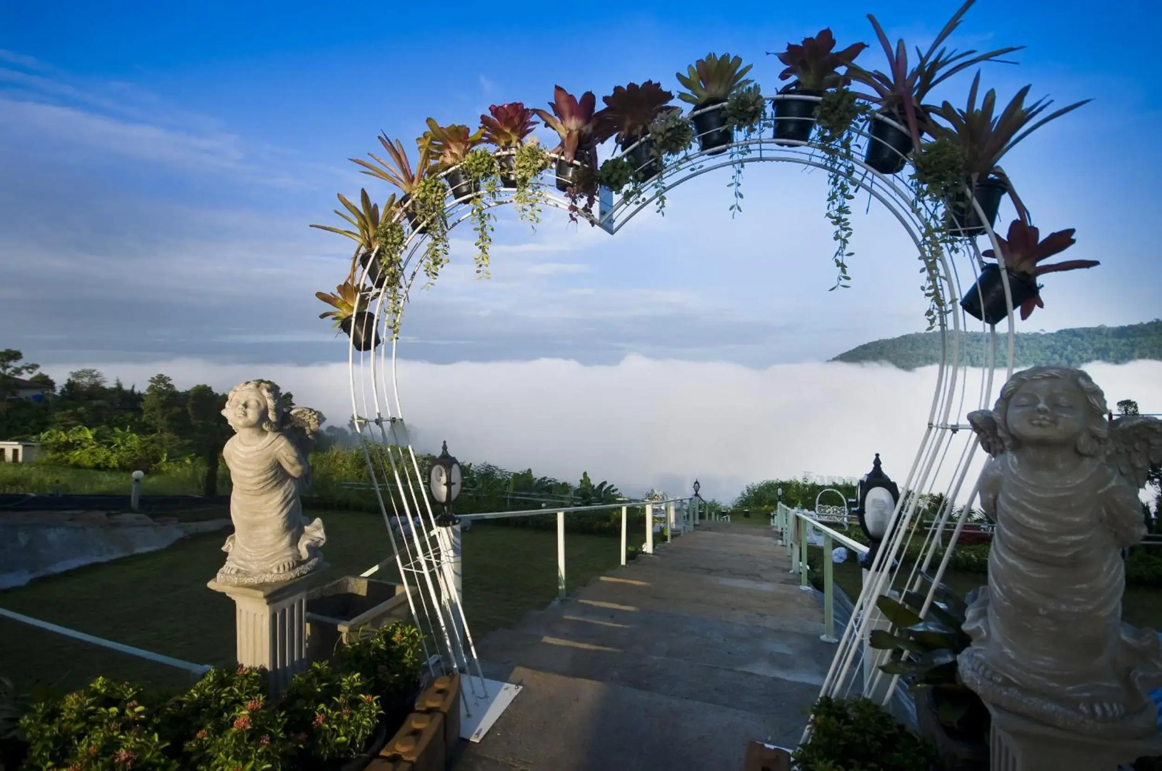 Viewpoint Khaokoh Hotel