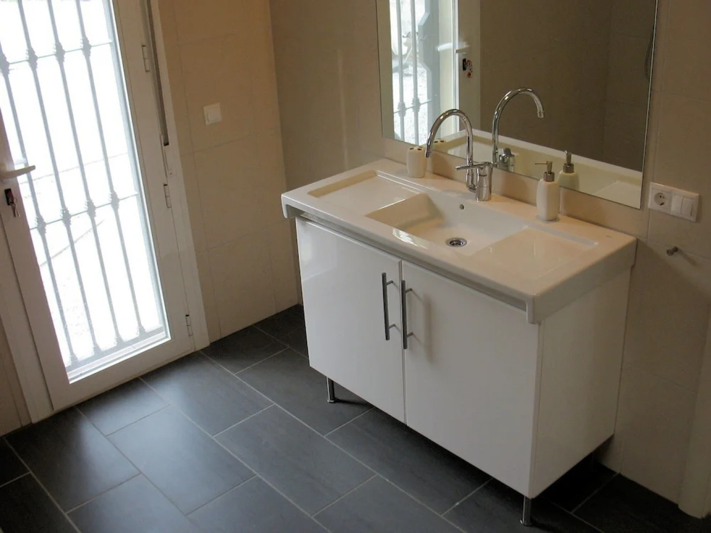 Gorgeous Villa in Arenas Spain With Private Swimming Pool