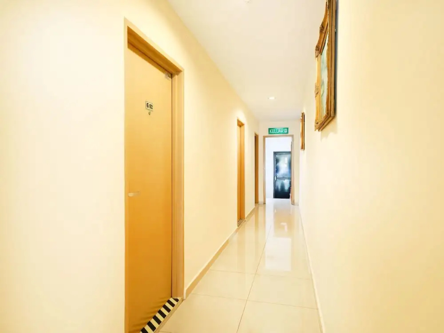 Super OYO 635 Seven Days Hotel