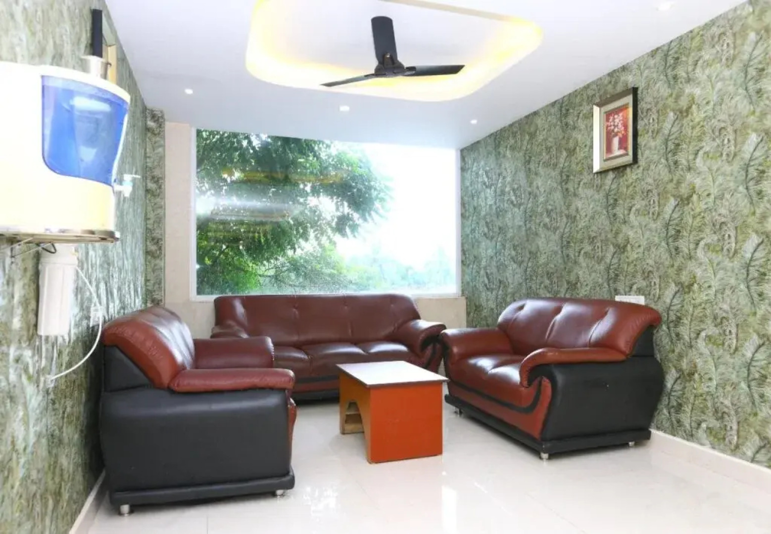 RB Grand Residency by OYO Rooms