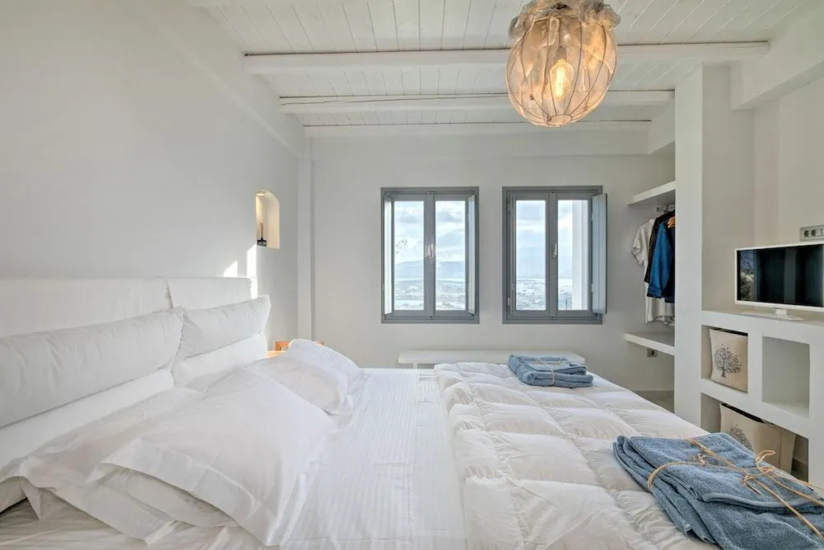 On The Rocks Antiparos