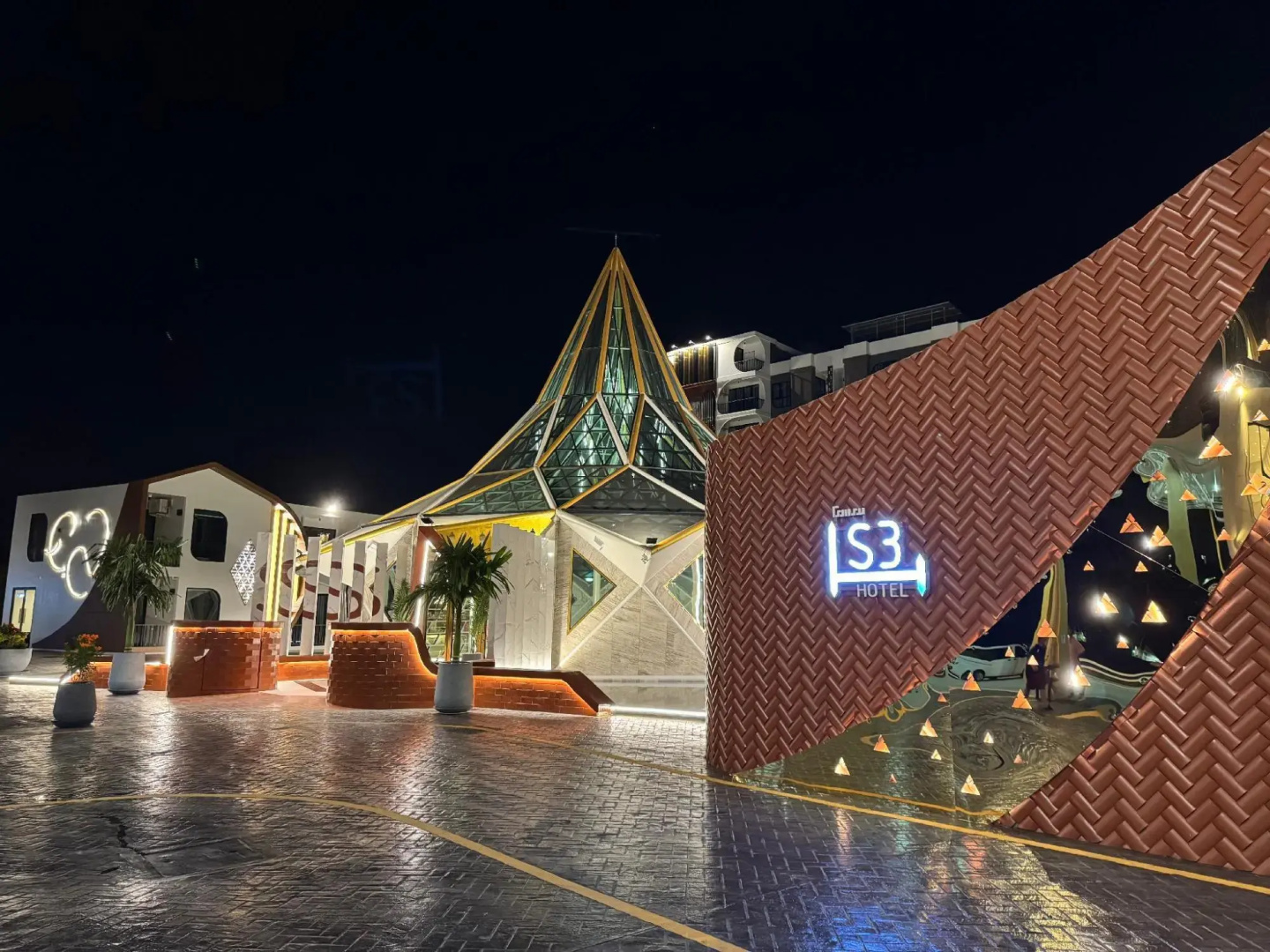 At Ayutthaya Hotel