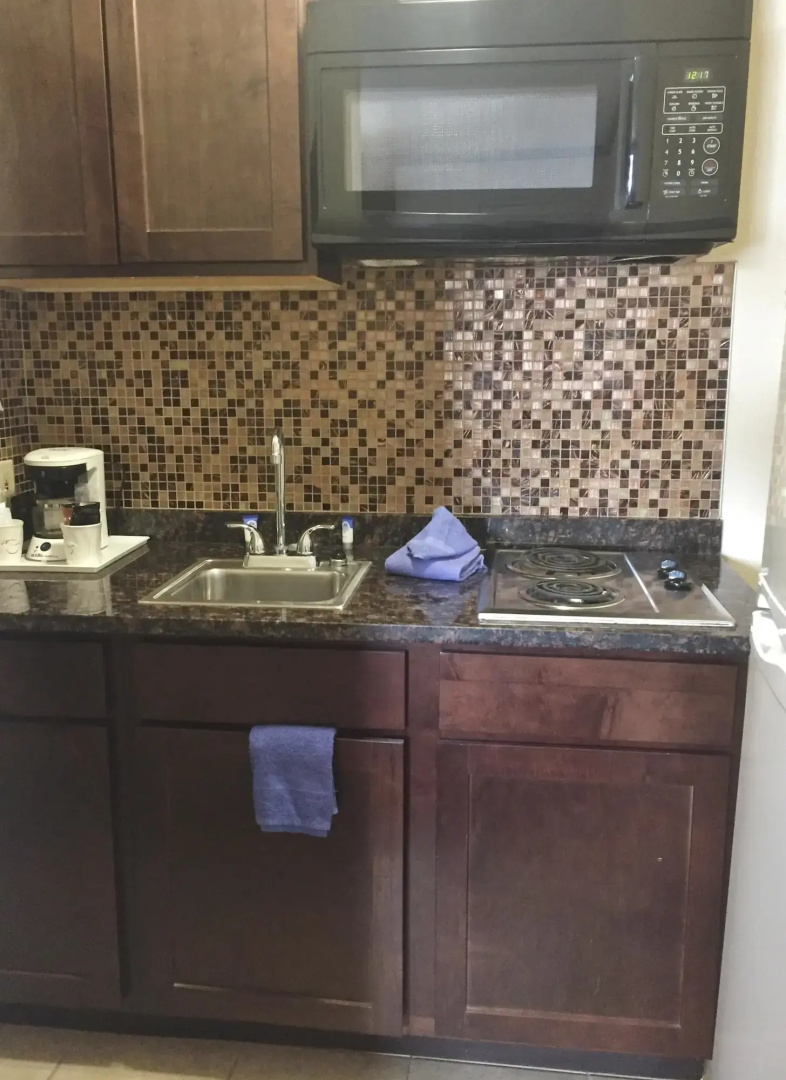 Americas Best Value Inn Romulus Detroit Airport