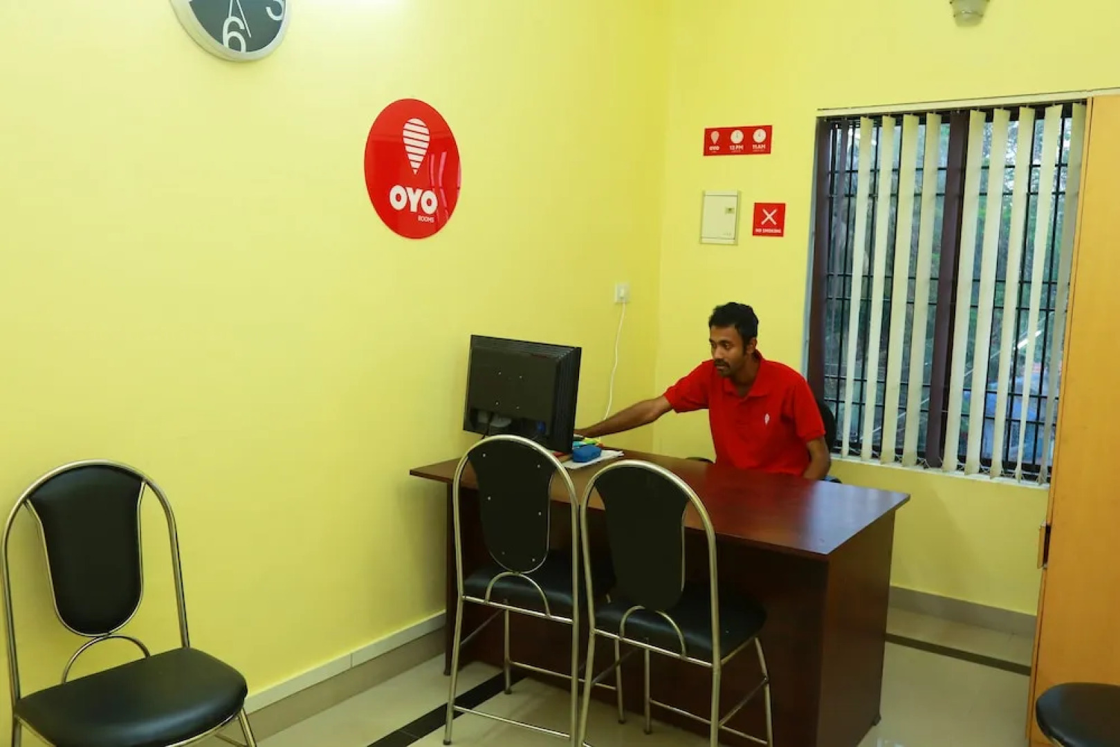 OYO 8273 Diamond Inn