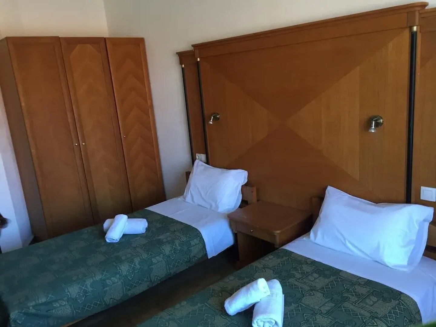 Diamond Beach Apts & Studios