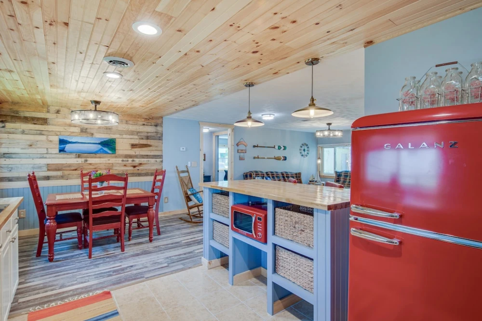 Charming Lake Chautauqua Home: Walk to Water!