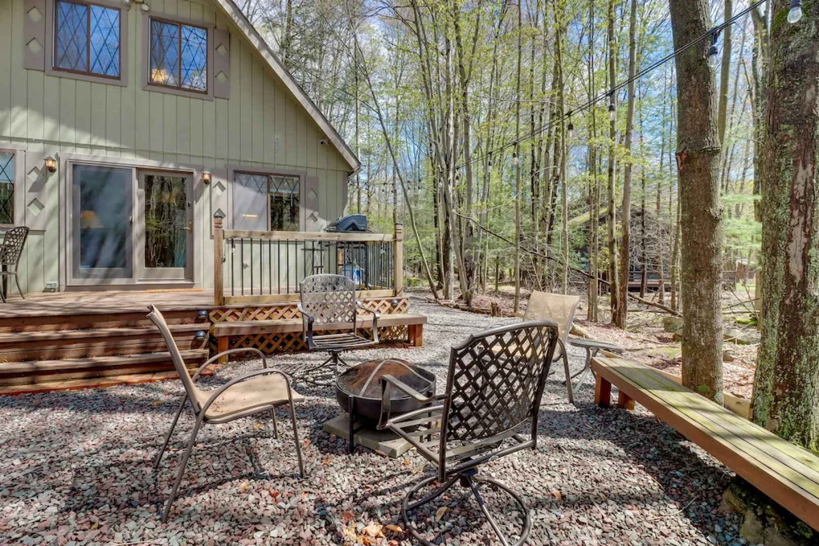 6 Mi to Lake Wallenpaupack: Poconos Getaway!