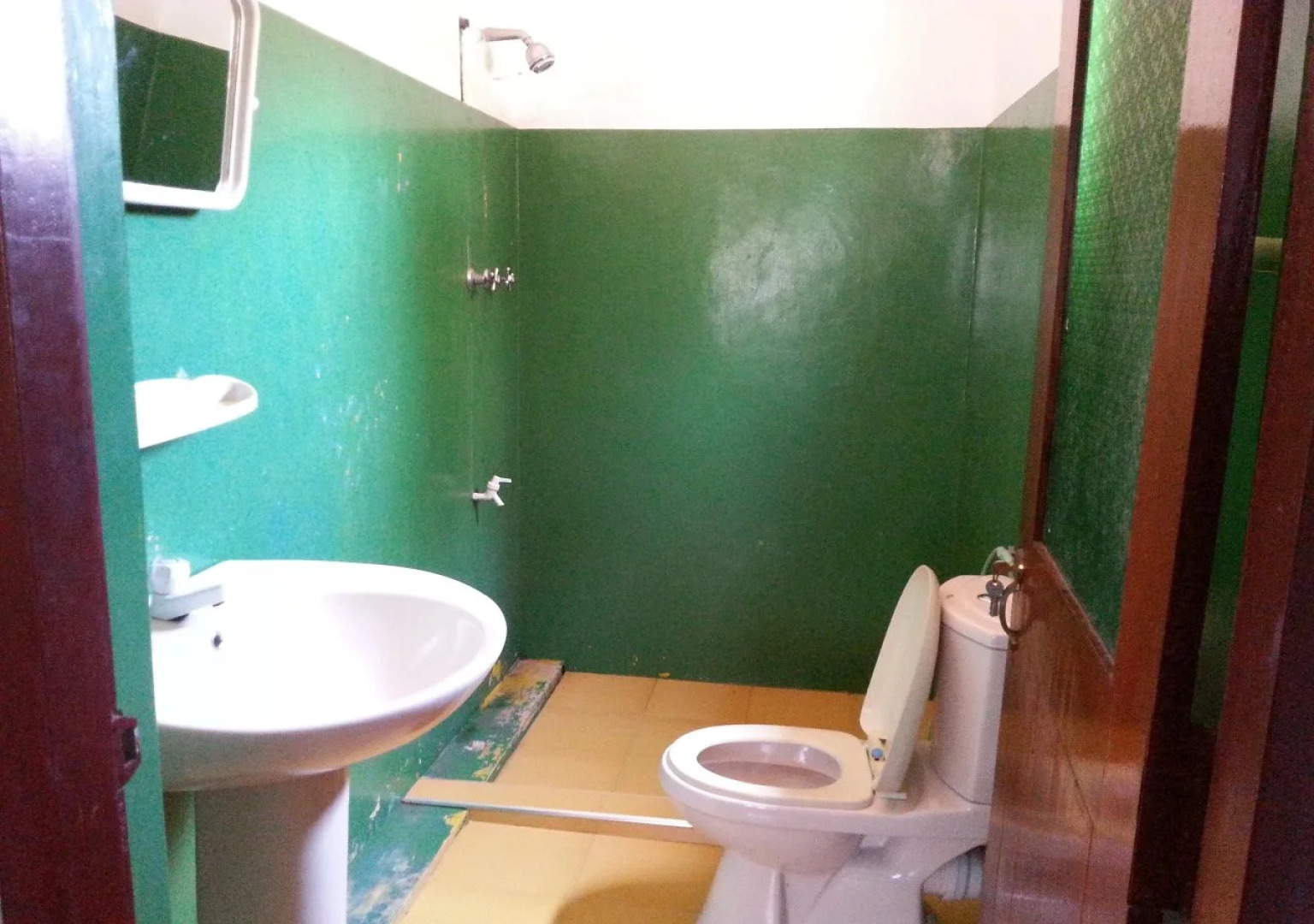 Catamaran Beach Home and Restaurant