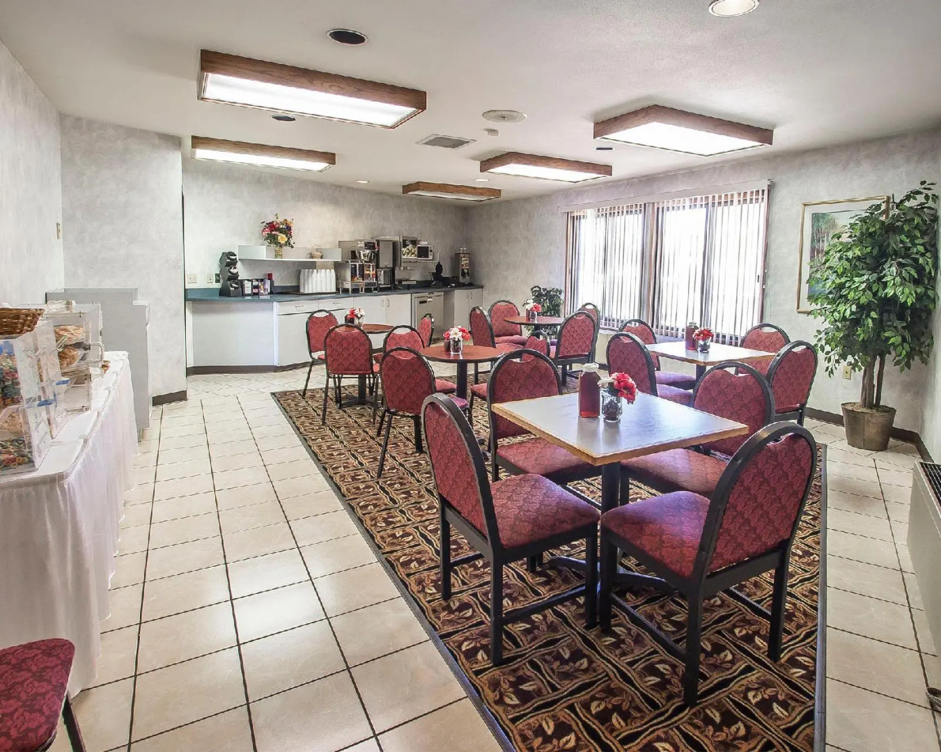 Econo Lodge Inn & Suites Menomonie