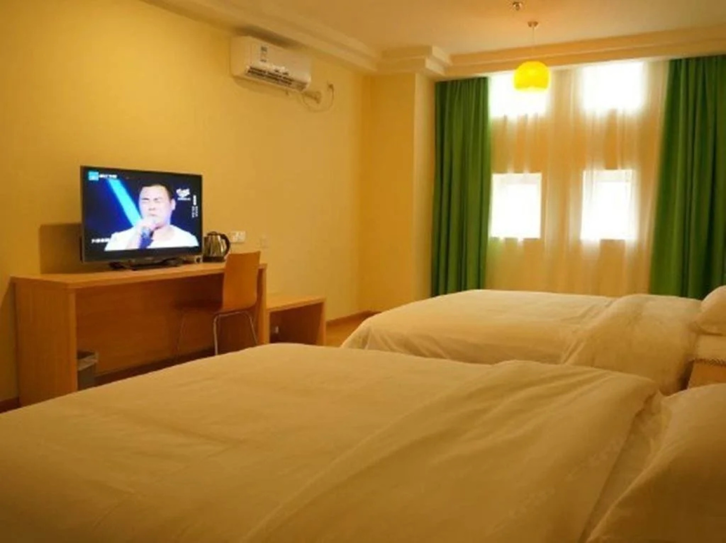 8 Inns Fenggang Xingao Shopping Plaza Branch