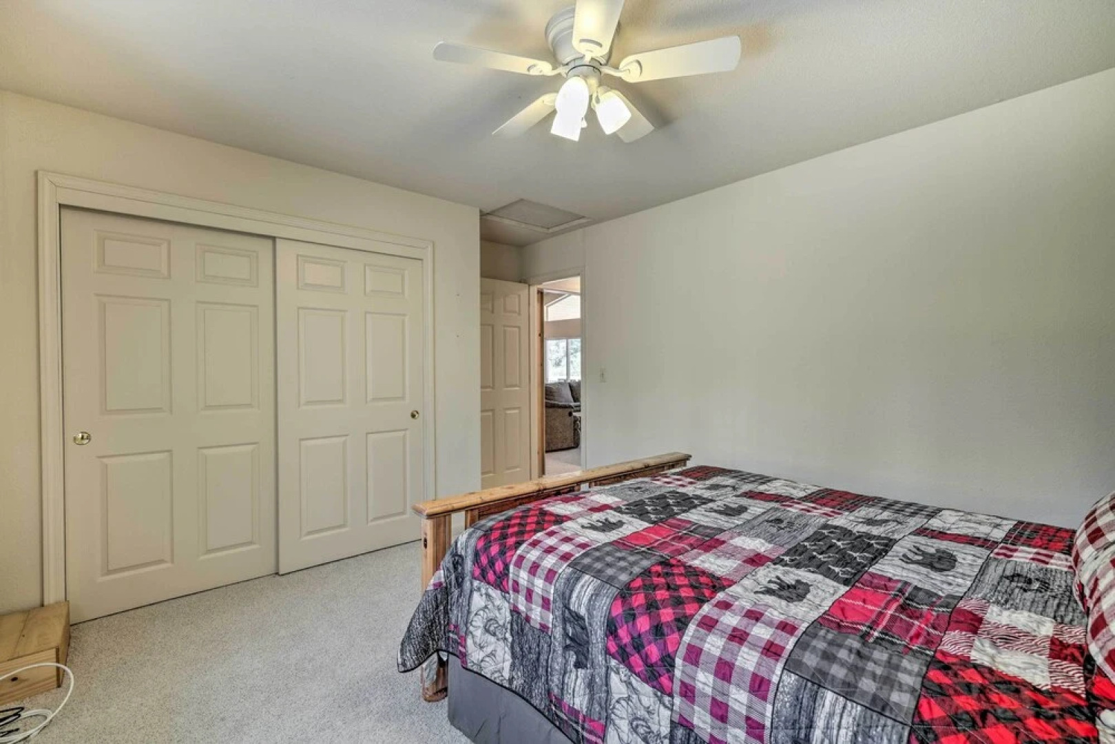 Woodsy Groveland Cabin w/ Deck < 3 Mi to Lake